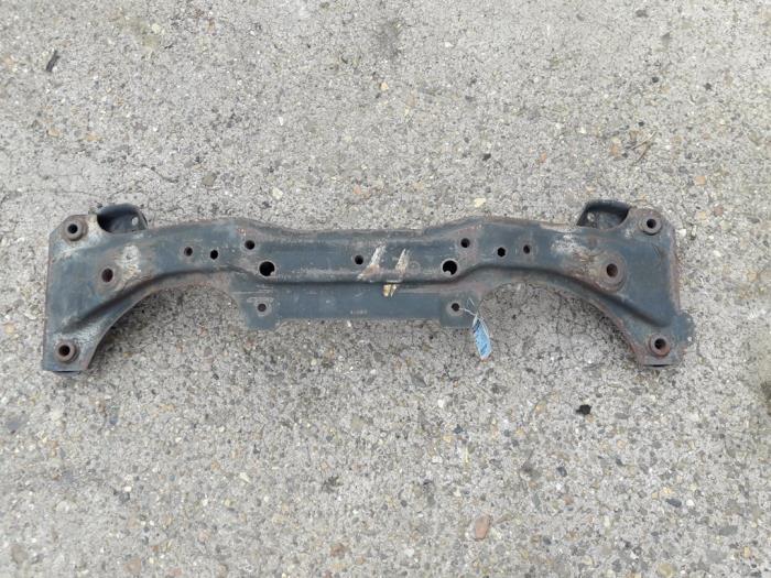 Gebruikte Motorbalk BMW 3 serie Touring (E46/3) 318d 16V Prijs op aanvraag aangeboden door Autodemontage Joko B.V.