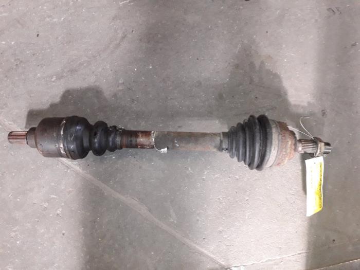 Gebruikte Steekas links-voor Peugeot 307 Break (3E) 2.0 16V Prijs op aanvraag aangeboden door Autodemontage Joko B.V.