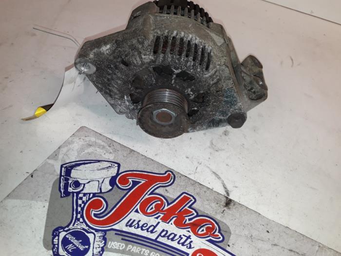 Dynamo van een Opel Sintra 2.2i GLS,CD 16V 1999