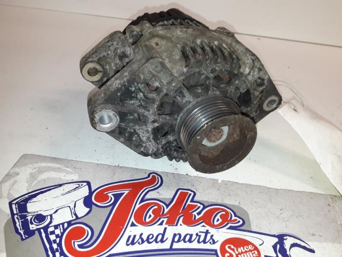 Dynamo van een Renault Master II (JD) 2.8 dTi 1999