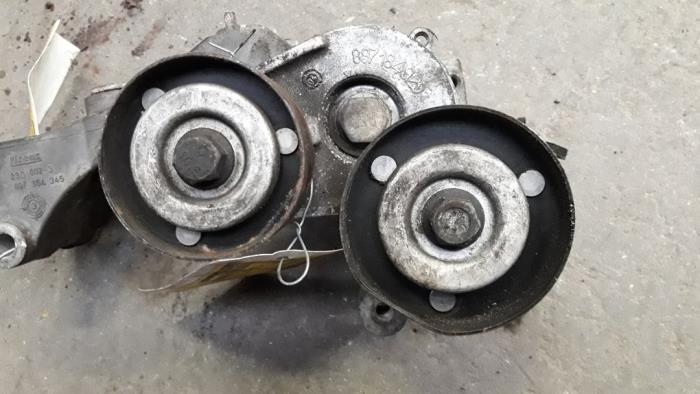 Gebruikte Spanrol Multiriem Opel Astra H (L48) 1.7 CDTi 16V Prijs op aanvraag aangeboden door Autodemontage Joko B.V.