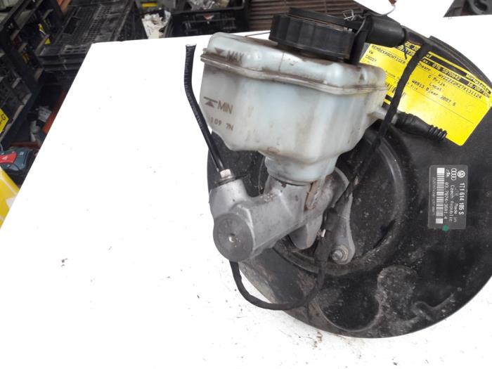 Gebruikte Hoofdremcilinder Volkswagen Caddy III (2KA,2KH,2CA,2CH) 1.9 TDI Prijs op aanvraag aangeboden door Autodemontage Joko B.V.