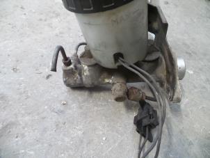 Gebruikte Hoofdremcilinder Mazda MX-5 (NA18/35/6C/8C) 1.6i 16V Prijs op aanvraag aangeboden door Autodemontage Joko B.V.