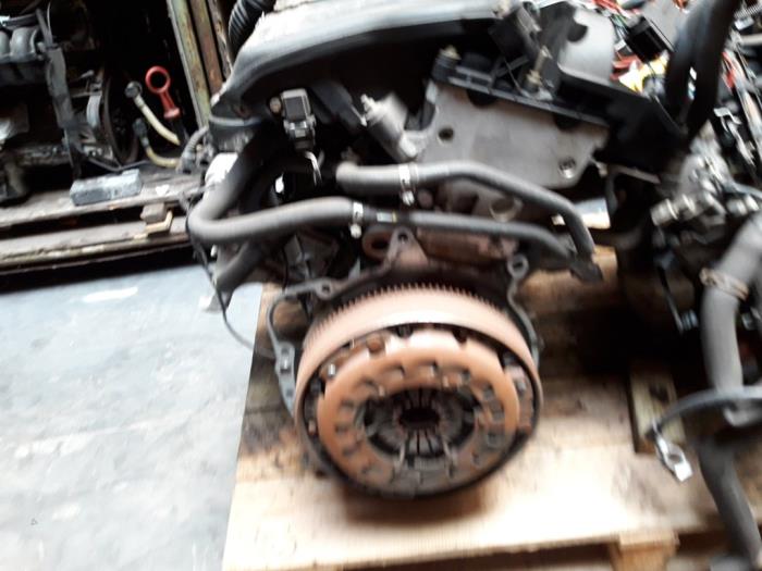 Motor van een BMW 3 serie (E46/4) 320d 16V 1998