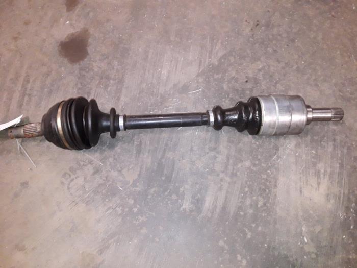 Gebruikte Steekas links-voor Peugeot 406 Prijs op aanvraag aangeboden door Autodemontage Joko B.V.