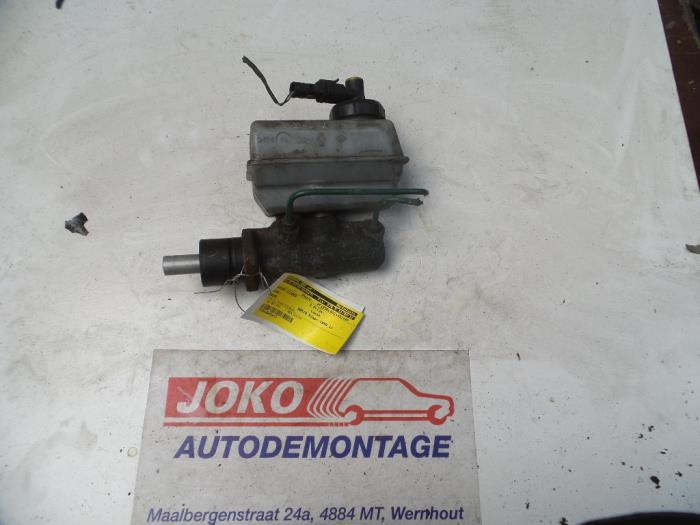 Gebruikte Hoofdremcilinder Renault Laguna I (B56) 2.0 Prijs op aanvraag aangeboden door Autodemontage Joko B.V.