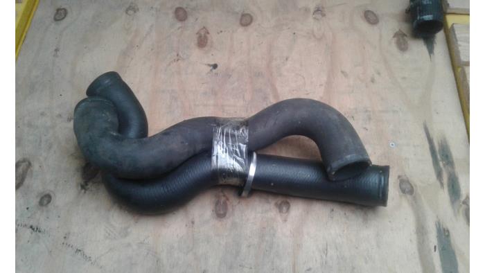 Intercooler Slang van een Peugeot 607 (9D/U) 2.0 HDi FAP 2001