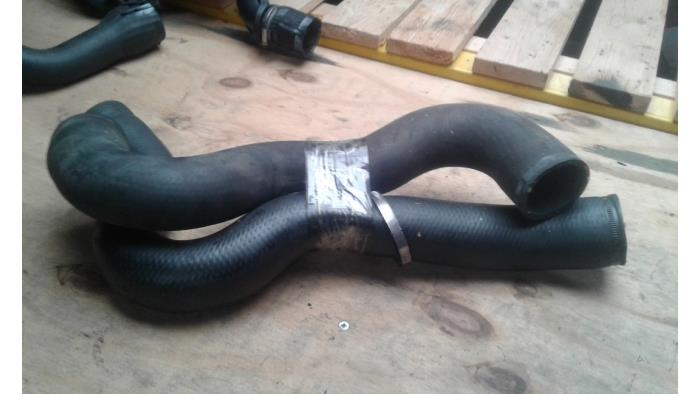 Intercooler Slang van een Peugeot 607 (9D/U) 2.0 HDi FAP 2001