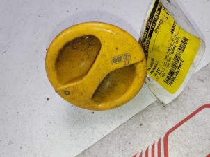 Gebruikte Oliedop Renault Clio II (BB/CB) 1.4 Prijs op aanvraag aangeboden door Autodemontage Joko B.V.