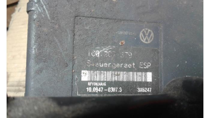 Gebruikte ABS Pomp Volkswagen Bora (1J2) 1.9 TDI 115 Prijs op aanvraag aangeboden door Autodemontage Joko B.V.