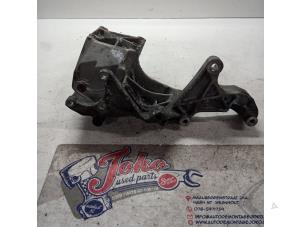 Gebruikte Dynamosteun boven Volkswagen LT II 2.5 TDi Prijs op aanvraag aangeboden door Autodemontage Joko B.V.