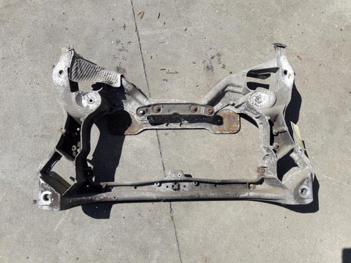 Gebruikte Subframe Mercedes C Sportcoupé (C203) 1.8 C-200K 16V Prijs op aanvraag aangeboden door Autodemontage Joko B.V.