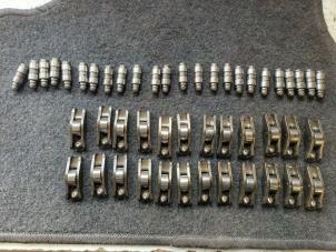 Gebruikte Klepstoter Mercedes C Sportcoupé (C203) 1.8 C-200K 16V Prijs op aanvraag aangeboden door Autodemontage Joko B.V.