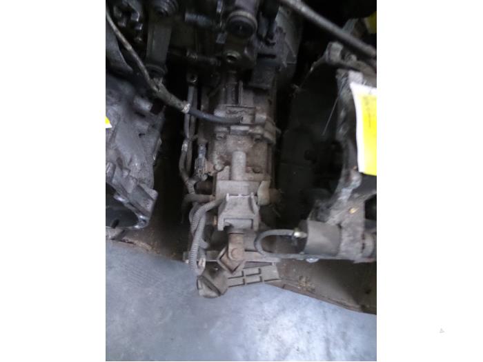 Gebruikte Versnellingsbak Ssang Yong Rexton 2.7 CRDi Prijs op aanvraag aangeboden door Autodemontage Joko B.V.