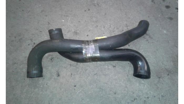 Gebruikte Intercooler Slang Opel Vectra B Caravan (31) 2.0 DTi 16V Prijs op aanvraag aangeboden door Autodemontage Joko B.V.