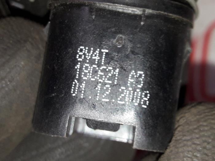 Gevarenlicht Schakelaar van een Ford Focus 2 Wagon 1.6 TDCi 16V 90 2009