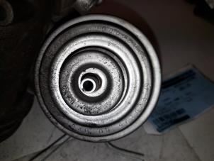 EGR Klep van een Mercedes-Benz C (W202) 2.2 C-220 D 16V 1996
