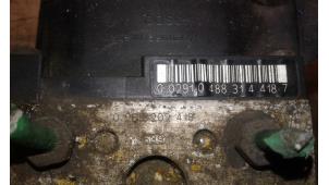 Gebruikte ABS Pomp Peugeot 607 (9D/U) 2.2 HDi 16V FAP Prijs op aanvraag aangeboden door Autodemontage Joko B.V.