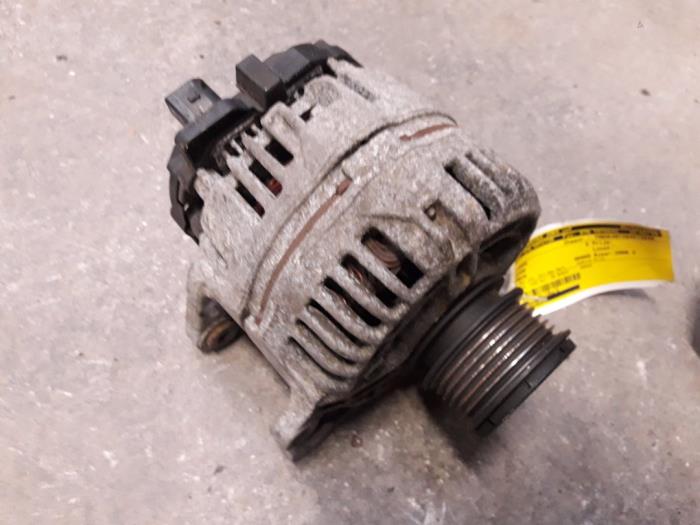 Gebruikte Dynamo Skoda Fabia (6Y2) 1.4 TDI 80 Prijs op aanvraag aangeboden door Autodemontage Joko B.V.