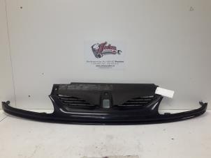 Gebruikte Grille Renault Laguna I Grandtour (K56) 2.0 Prijs op aanvraag aangeboden door Autodemontage Joko B.V.