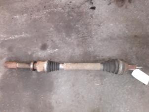 Gebruikte Homokineetas rechts-voor Renault Laguna II Grandtour (KG) 1.9 dCi 100 Prijs op aanvraag aangeboden door Autodemontage Joko B.V.