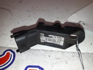 Gebruikte Luchtmassameter Renault Laguna II Grandtour (KG) 1.9 dCi 100 Prijs op aanvraag aangeboden door Autodemontage Joko B.V.