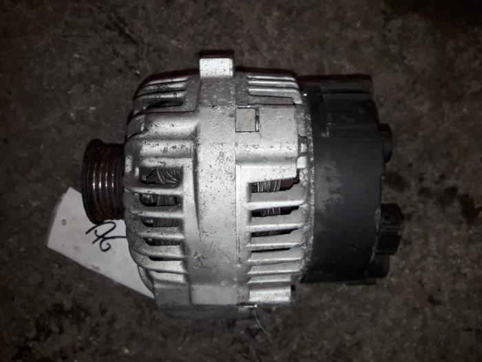 Gebruikte Dynamo BMW 3 serie Touring (E36/3) 318tds Prijs op aanvraag aangeboden door Autodemontage Joko B.V.
