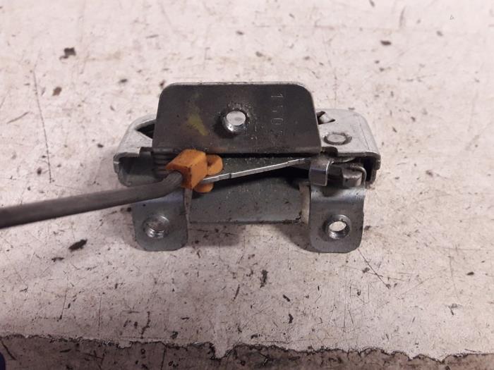 Slotmechaniek Achterklep van een Opel Astra G (F07) 1.8 16V 2000