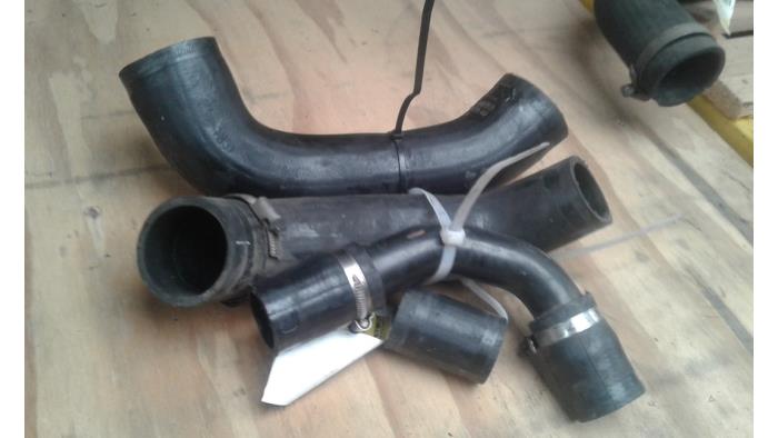 Turboslang van een Ford Mondeo III 2.0 TDdi 90 16V 2001