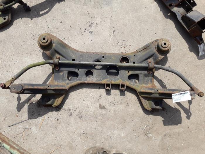 Subframe van een Ford Transit 2.0 TDdi 16V 260S 2004