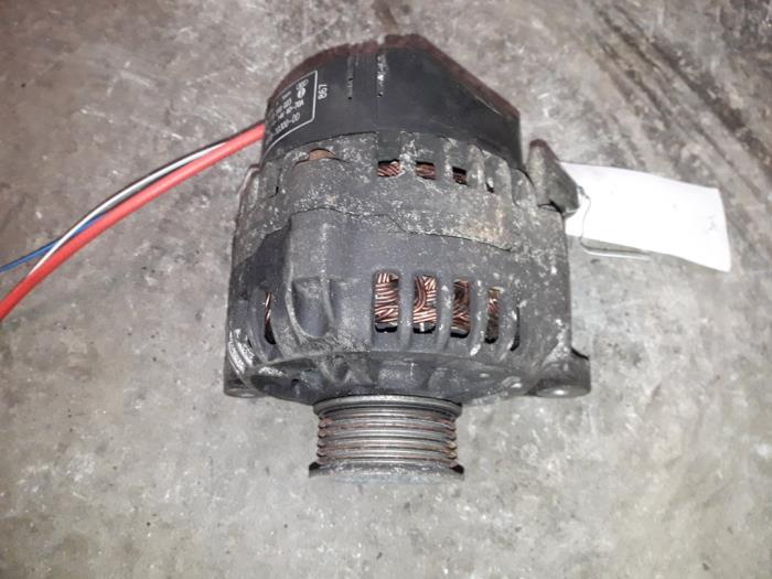 Gebruikte Dynamo Mazda 121 (JA/JB) 1.3i LX,GLX Prijs op aanvraag aangeboden door Autodemontage Joko B.V.