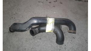 Gebruikte Intercooler Slang Opel Astra H SW (L35) 1.7 CDTi 16V Prijs op aanvraag aangeboden door Autodemontage Joko B.V.