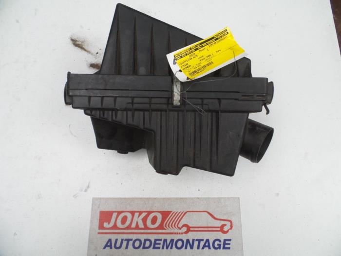Gebruikte Luchtfilterhuis Nissan Primera (P11) 2.0 16V Prijs op aanvraag aangeboden door Autodemontage Joko B.V.