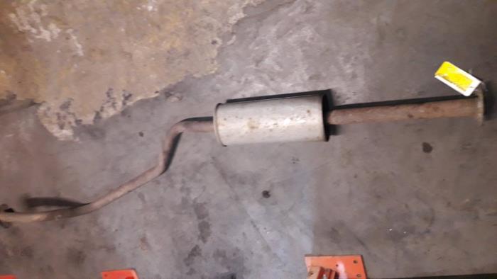 Gebruikte Uitlaat Middendemper Nissan Almera (N16) 2.2 Di 16V Prijs op aanvraag aangeboden door Autodemontage Joko B.V.