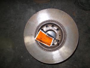 Gebruikte Remschijf voor Audi A6 Avant (C4) 2.6 V6 Prijs op aanvraag aangeboden door Autodemontage Joko B.V.