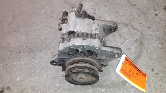 Gebruikte Dynamo Nissan Cabstar (F22) 2.5 D Prijs op aanvraag aangeboden door Autodemontage Joko B.V.