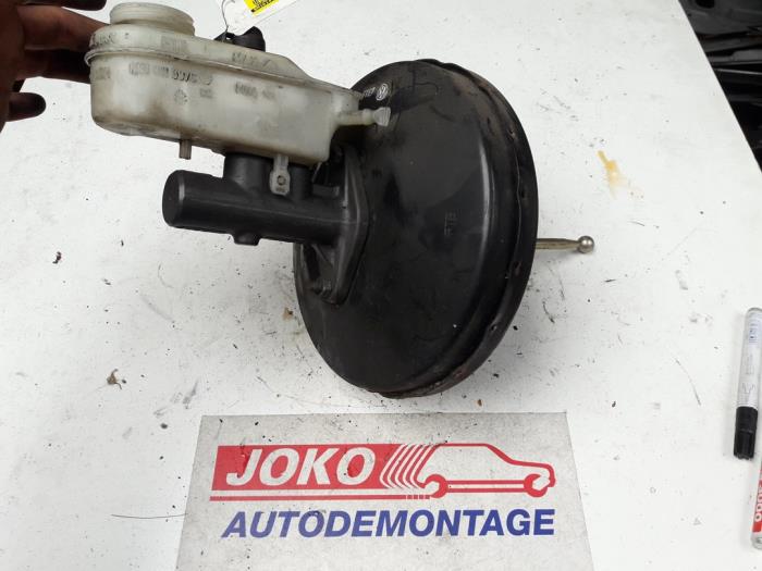 Gebruikte Rembekrachtiger Volkswagen Polo III (6N1) 1.6 GTI 16V Prijs op aanvraag aangeboden door Autodemontage Joko B.V.