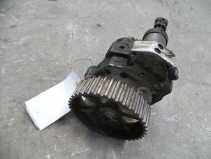 Gebruikte Brandstofpomp Mechanisch Renault Trafic New (FL) 1.9 dCi 100 16V Prijs op aanvraag aangeboden door Autodemontage Joko B.V.