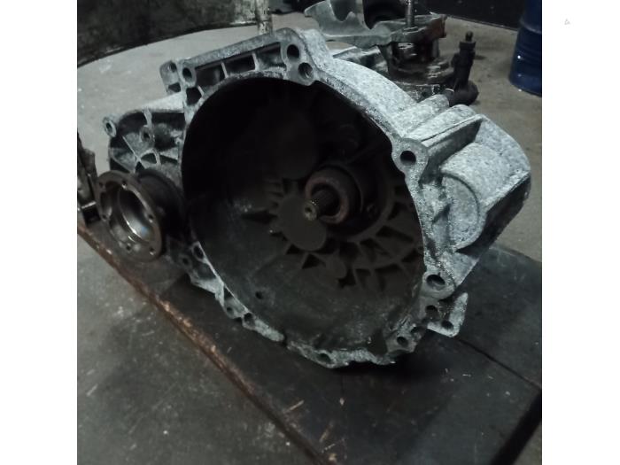 Gebruikte Versnellingsbak Volkswagen Passat (3C2) 2.0 TDI 16V 140 Prijs op aanvraag aangeboden door Autodemontage Joko B.V.