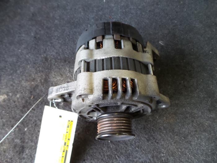 Dynamo van een Daewoo Kalos (SF48) 1.4 2003