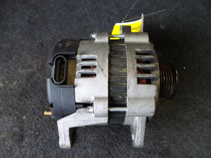 Dynamo van een Daewoo Kalos (SF48) 1.4 2003