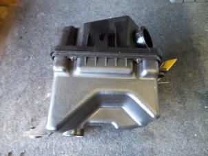 Gebruikte Luchtfilterhuis Chevrolet Kalos (SF48) 1.4 Prijs op aanvraag aangeboden door Autodemontage Joko B.V.