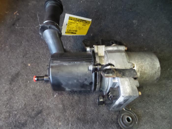 Gebruikte Pomp Servo Peugeot 307 SW (3H) 2.0 HDi 110 FAP Prijs op aanvraag aangeboden door Autodemontage Joko B.V.