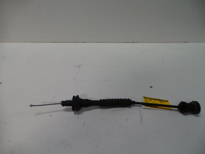 Gebruikte Koppelingskabel Peugeot 206+ (2L/M) 1.1 XR,XS Prijs op aanvraag aangeboden door Autodemontage Joko B.V.
