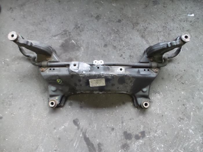 Gebruikte Subframe Nissan Primera (P12) 2.0 16V CVT Prijs op aanvraag aangeboden door Autodemontage Joko B.V.