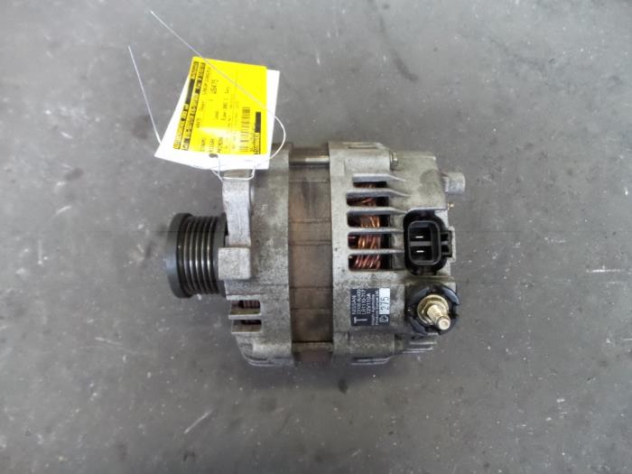 Gebruikte Dynamo Nissan Primera (P12) 2.0 16V CVT Prijs op aanvraag aangeboden door Autodemontage Joko B.V.