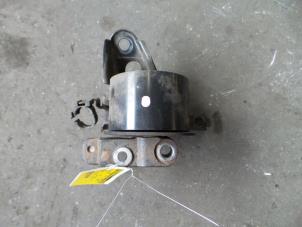 Gebruikte Motorrubber Nissan Primera (P12) 2.0 16V CVT Prijs op aanvraag aangeboden door Autodemontage Joko B.V.