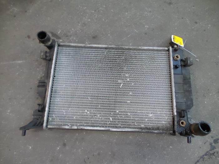 Gebruikte Radiateur Saab 900 II 2.0 i,Si 16V Prijs op aanvraag aangeboden door Autodemontage Joko B.V.