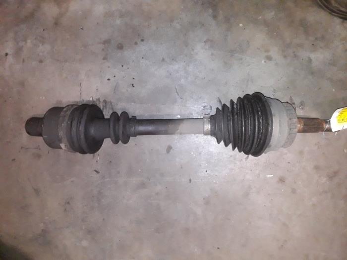 Gebruikte Steekas rechts-voor Saab 900 II 2.0 i,Si 16V Prijs op aanvraag aangeboden door Autodemontage Joko B.V.