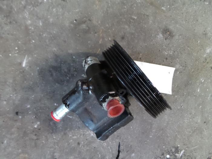 Gebruikte Servopomp Nissan Kubistar (F10/F11) 1.5 dCi 65 Prijs op aanvraag aangeboden door Autodemontage Joko B.V.